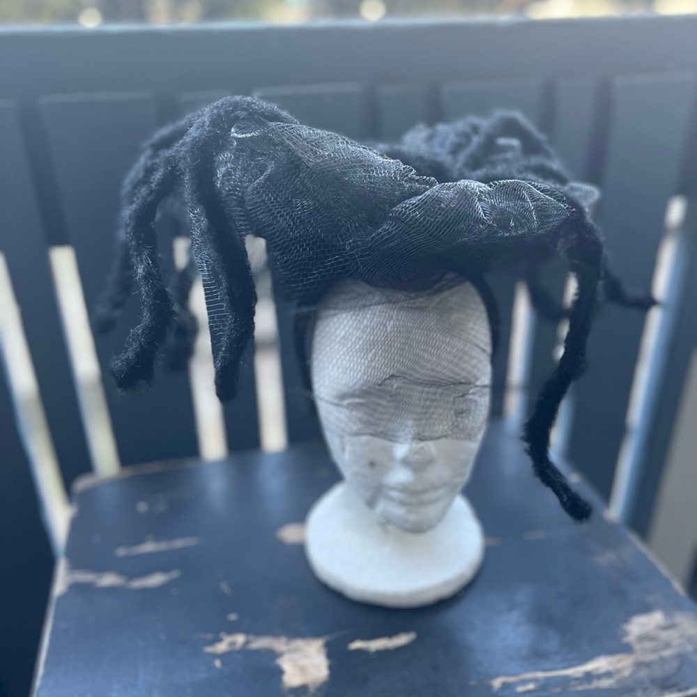 Custom-made Spider Fascinator - Picture 6 of 10